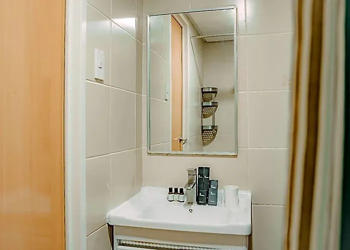 Hotel I Malate & Condotel 4*