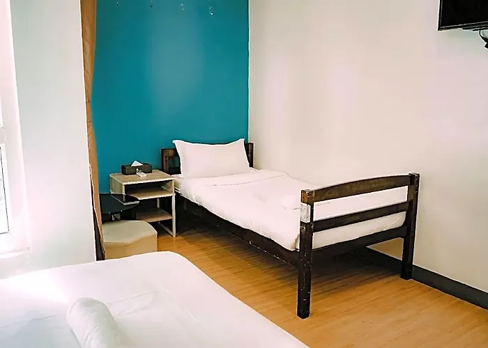 Hotel I Malate & Condotel 4*